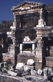 Ephese - fontaine trajan ephèse